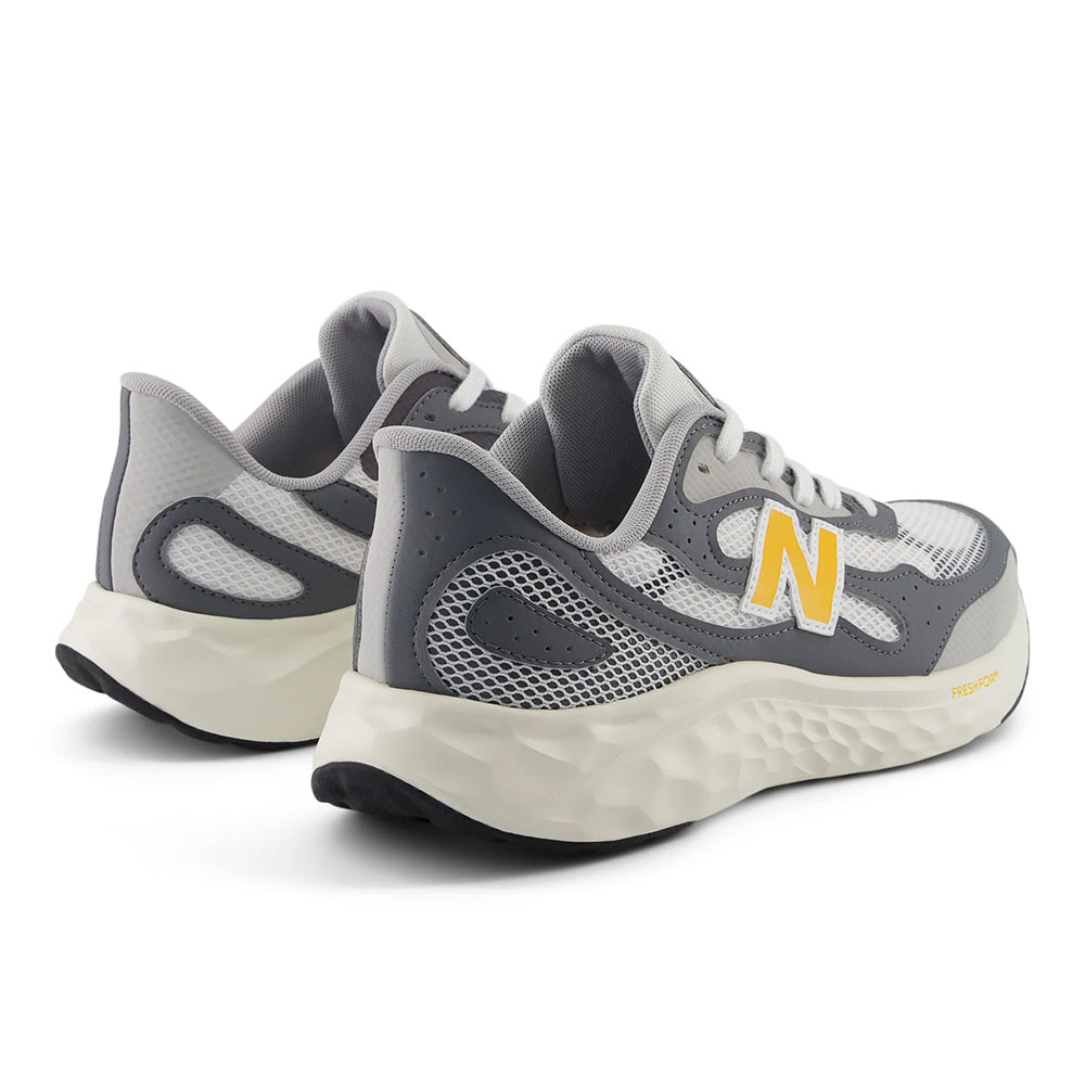 紳士ニューバランススニーカー