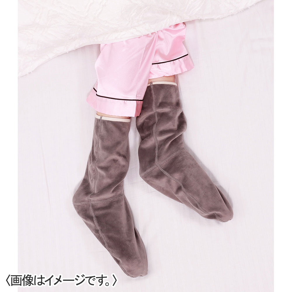 入眠足パジャマ