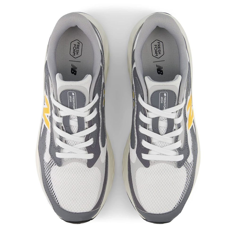 紳士ニューバランススニーカー