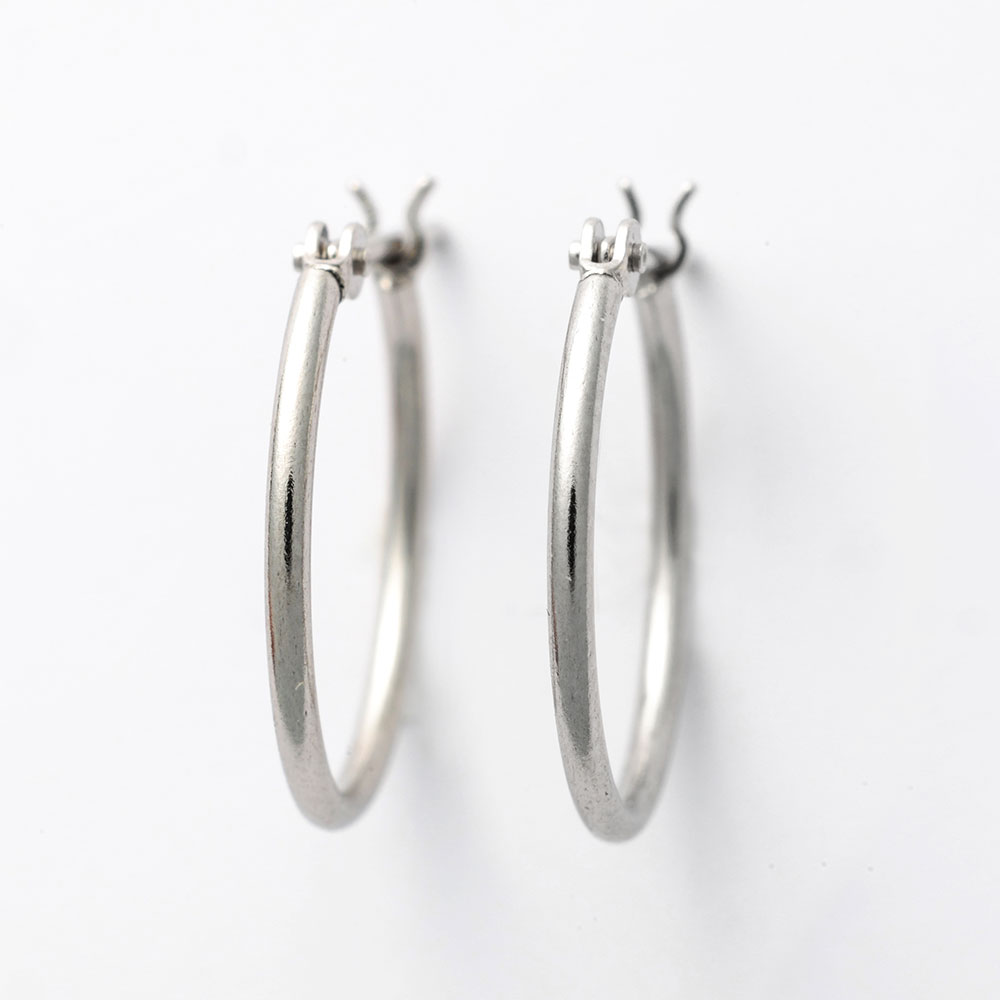 プラチナフープピアス