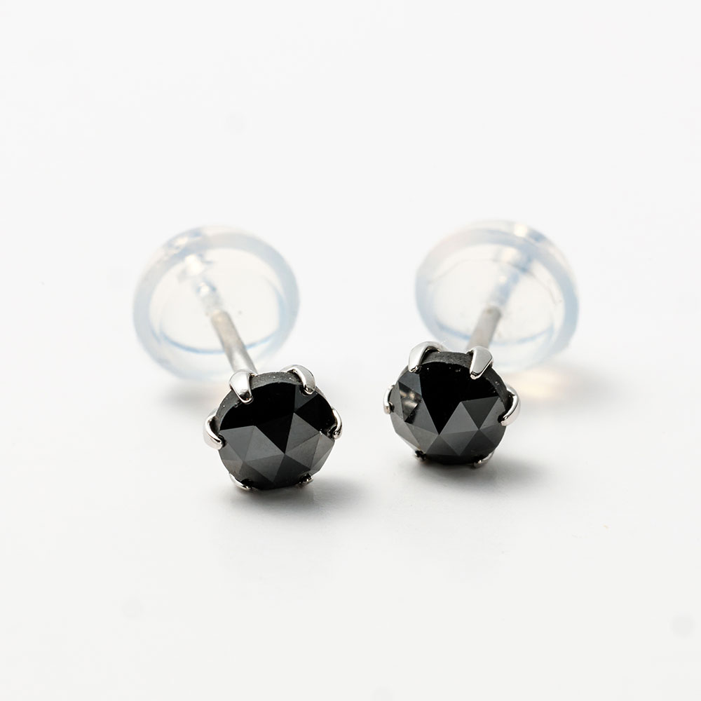 プラチナブラックダイヤピアス0.5ct
