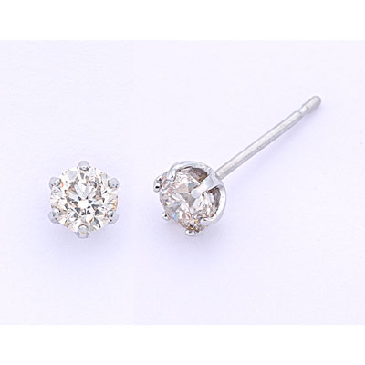 プラチナ　ダイヤピアス