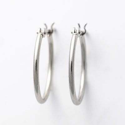 プラチナフープピアス
