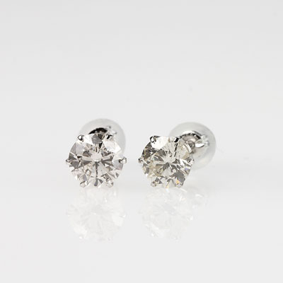 プラチナダイヤピアス1.0ct　UGL鑑別カード付