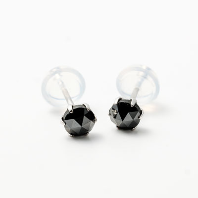 プラチナブラックダイヤピアス0.5ct
